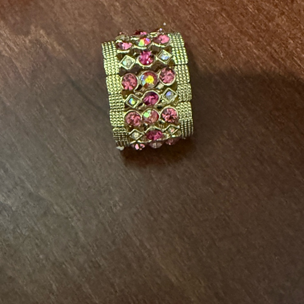 Elegant Gold and Pink Gemstone stretch Ring